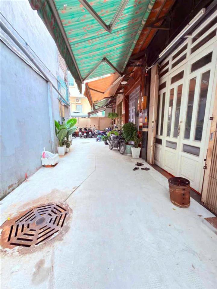 Nhà đẹp 5 tầng lý chiêu hoàng, khu bình phú, quận 6  dt 3.5x9m  giá nhỉnh 6 tỷ