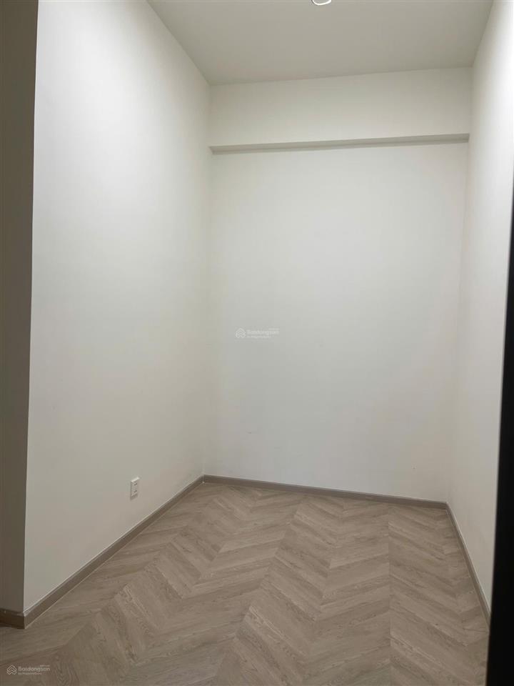 Kẹt tiền bán lỗ 500tr căn 1pn+ lumier boulevard giá 4.2tỷ view trực diện nội khu.  0931 432 ***