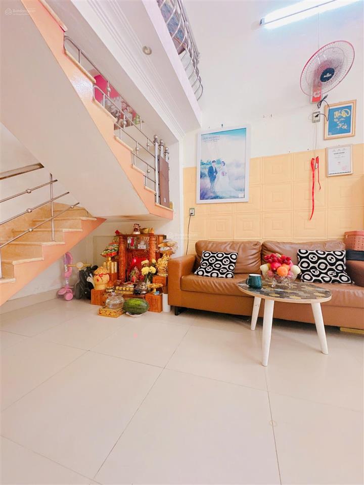 Hàng hiếm  căn nhà đẹp 2 tầng ngay tt đường lê đình lý chỉ nhỉnh 4 tỷ