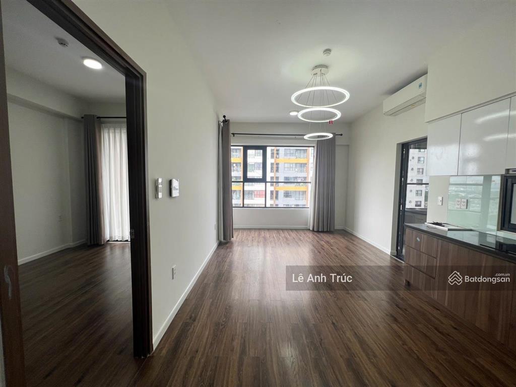 Cần bán nhanh căn góc 2pn 74m2 mizuki. hướng mát. view đẹp. giá chỉ 4tỷ. có ban công.  0906 783 ***