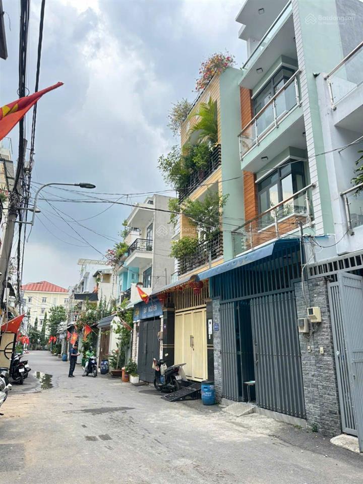 Nhà trệt lầu tum 68m2 chính chủ đang ở sau lưng chợ đầu mối thủ đức đường ngô chí quốc