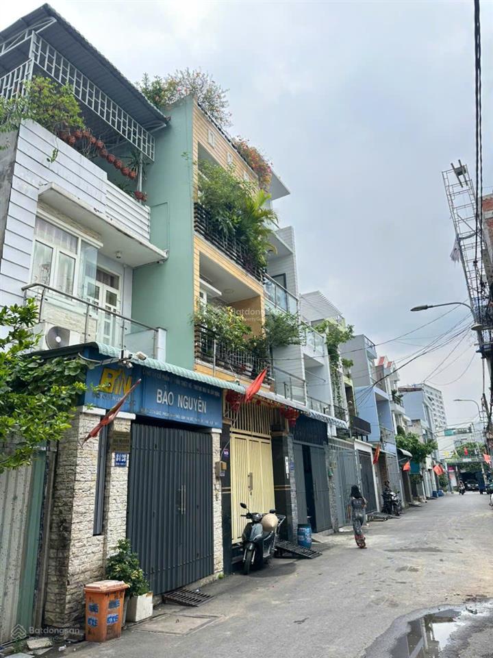 Nhà trệt lầu tum 68m2 chính chủ đang ở sau lưng chợ đầu mối thủ đức đường ngô chí quốc