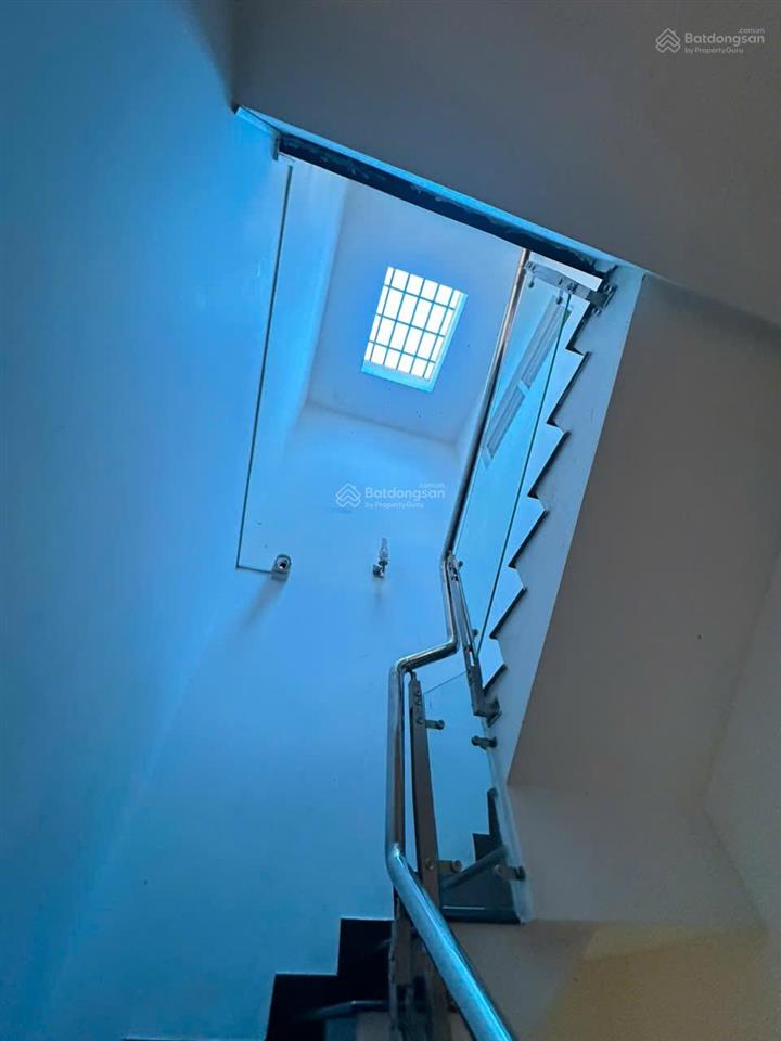 Nhà trệt lầu tum 68m2 chính chủ đang ở sau lưng chợ đầu mối thủ đức đường ngô chí quốc