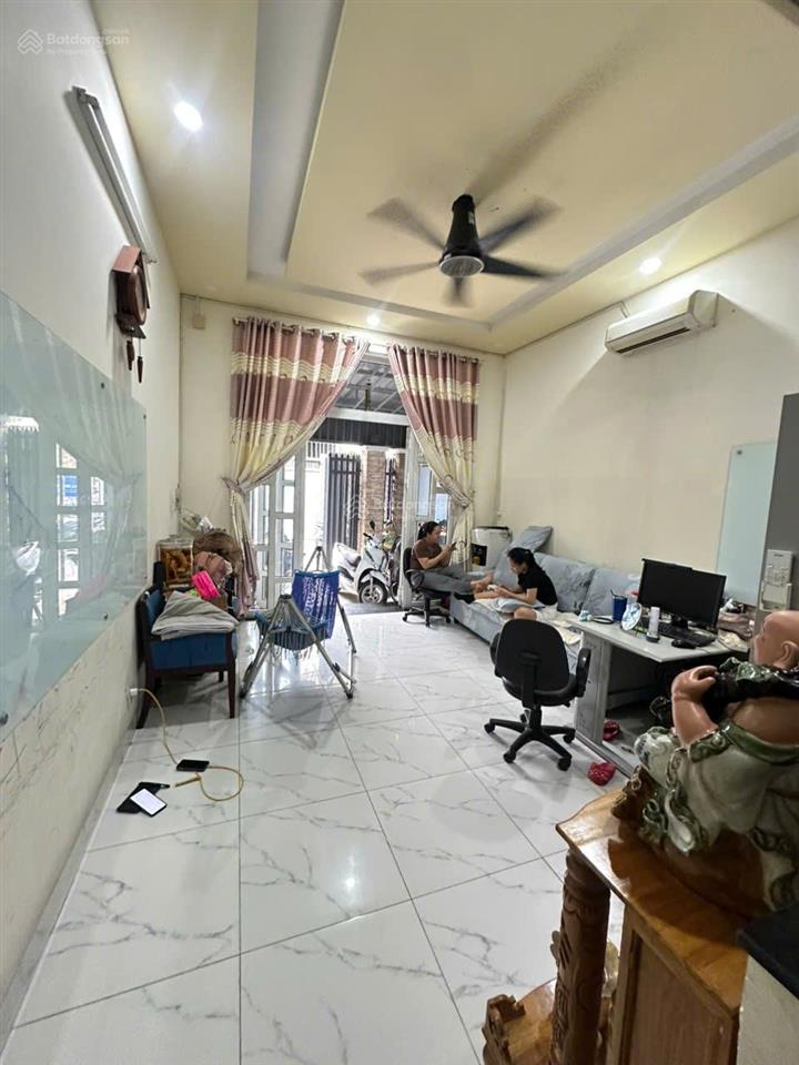 Nhà trệt lầu tum 68m2 chính chủ đang ở sau lưng chợ đầu mối thủ đức đường ngô chí quốc