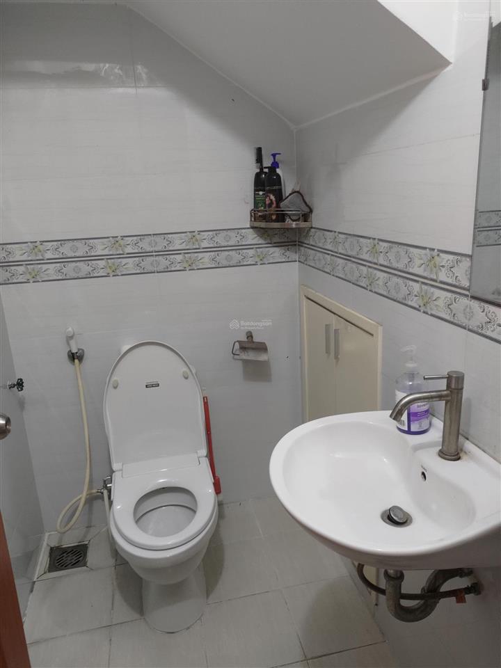 Bán nhà 3 lầu 84m2 mặt tiền đường 16m khu phân lô phước bình, tphcm