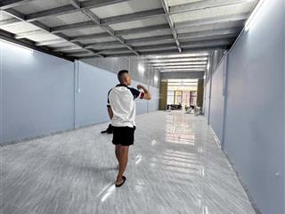 Cho thuê kho 110m2 có gác lửng, xe tải ra vào thoải mái bình lợi, tp.hcm 19 triệu/tháng