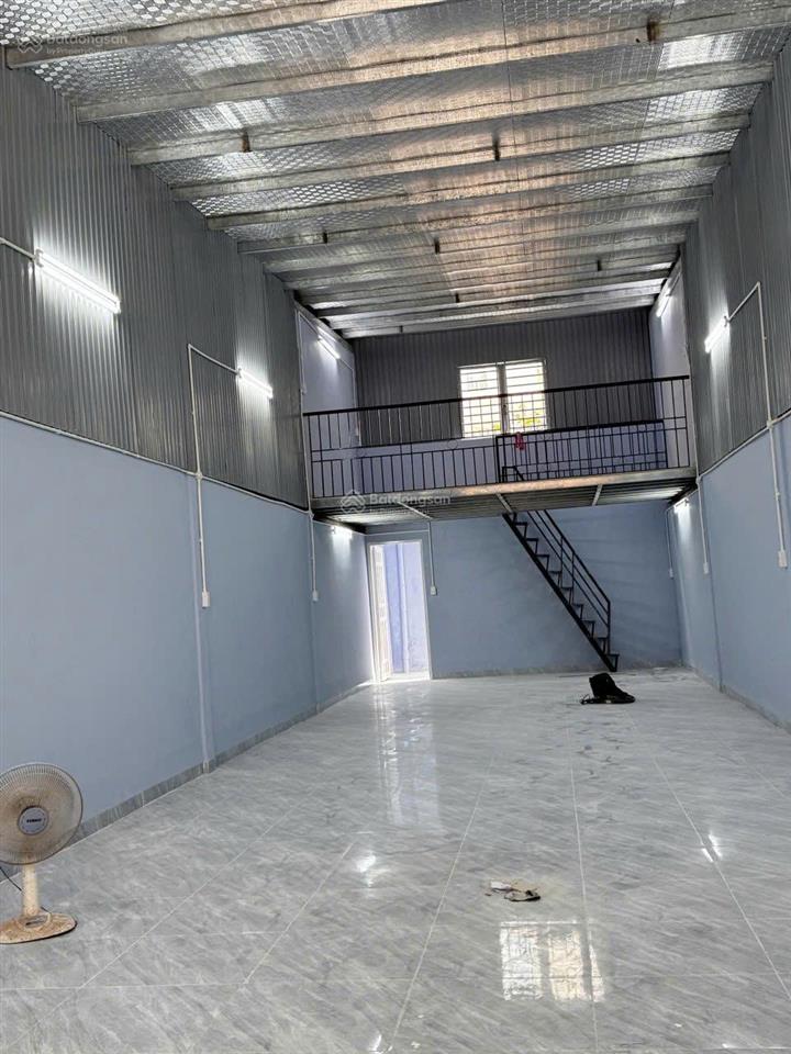 Cho thuê kho 110m2 có gác lửng, xe tải ra vào thoải mái bình lợi, tp.hcm 19 triệu/tháng