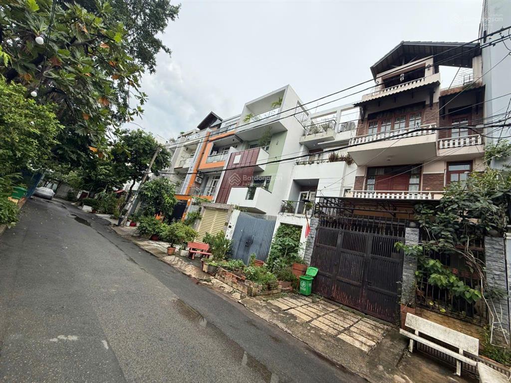 Cho thuê biệt thự đường bình lợi 10x20m, 5pn, gần sông sài gòn, giá chỉ 39 triệu/tháng