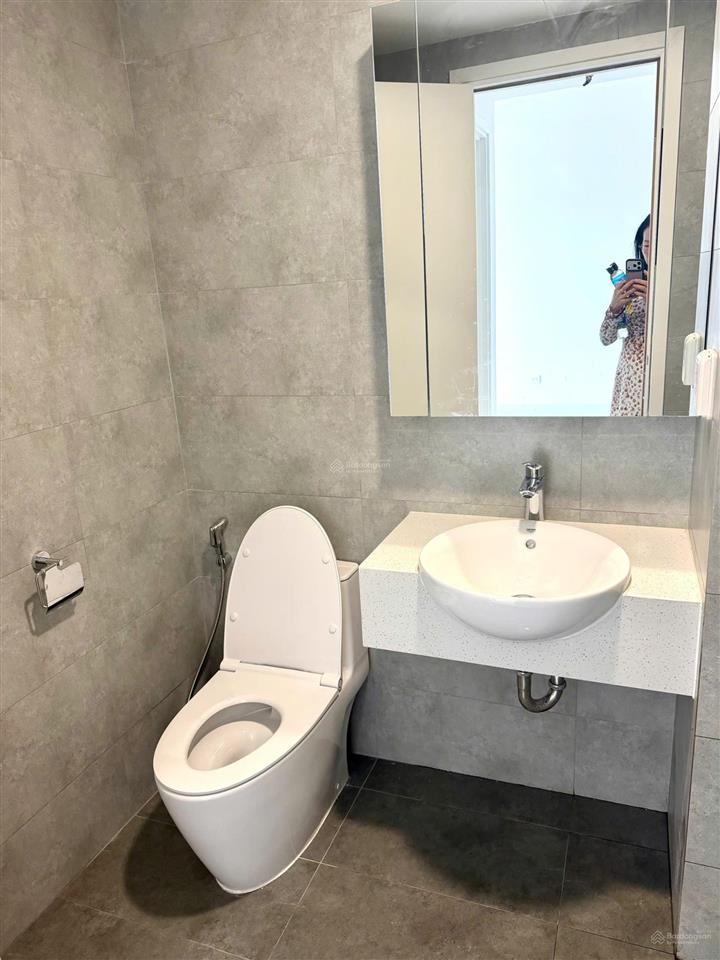Cho thuê 13 triệu căn 2pn, 1wc victoria village, 52m2, ntcb rèm, máy lạnh view trương văn bang