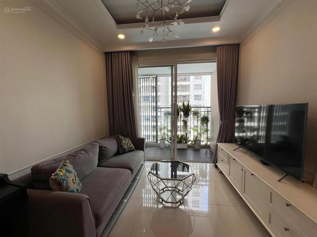 Hạ sâu còn 5,5 tỷ đáng mua| căn 2pn, 2wc golden mansion| 69m2 view hồ bơi tặng full nội thất y hình