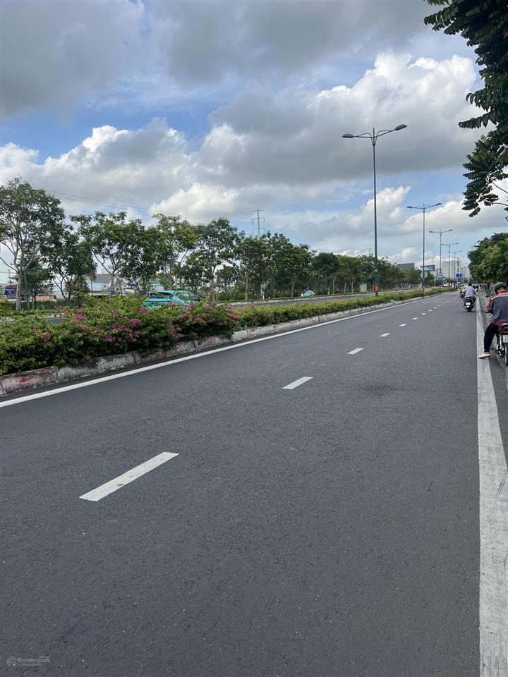Mặt tiền kinh doanh đường số 16 gigamall, 100m2 ngang 8m 1 trệt 2 lầu 4pn, giá chỉ 10,5 tỷ còn tl