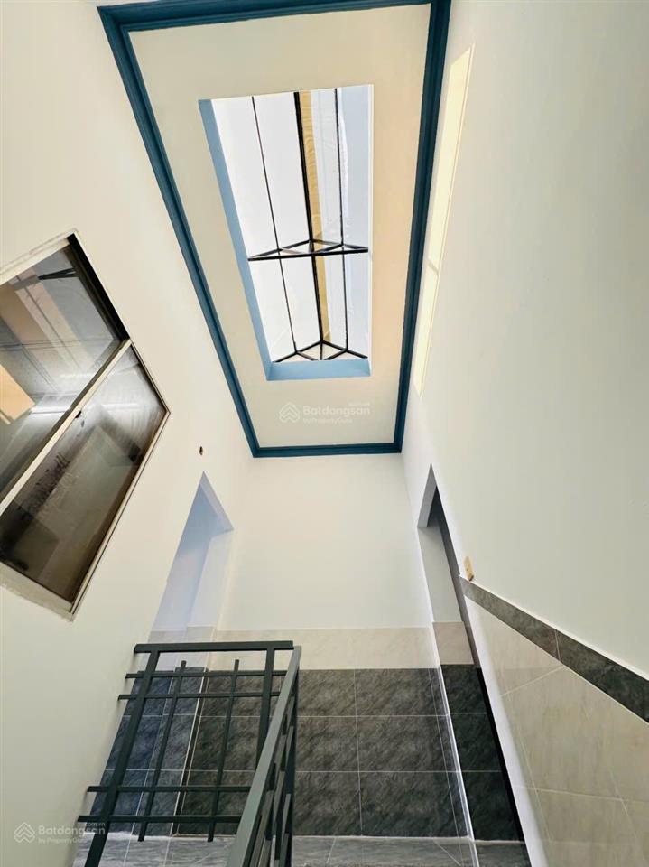 Nhà mới vào ở ngay hiệp bình chánh, 60m2, 1 trệt 1 lầu 4pn, hẻm ba gác, giá 5,2 tỷ còn tl