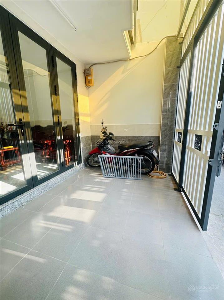 Nhà mới vào ở ngay hiệp bình chánh, 60m2, 1 trệt 1 lầu 4pn, hẻm ba gác, giá 5,2 tỷ còn tl