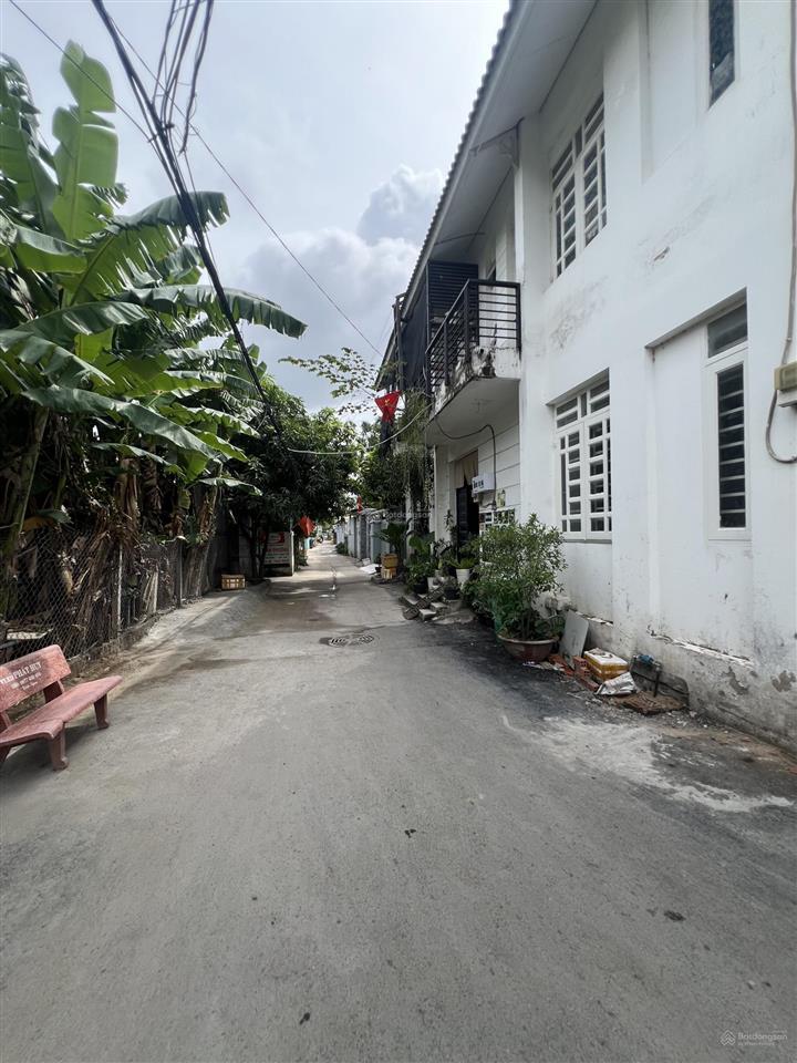 Đất hiệp bình chánh ngang 4m sâu 13m hẻm oto, mật độ xây dựng 1 trệt 3 lầu 1 tum, giá 4,4 tỷ