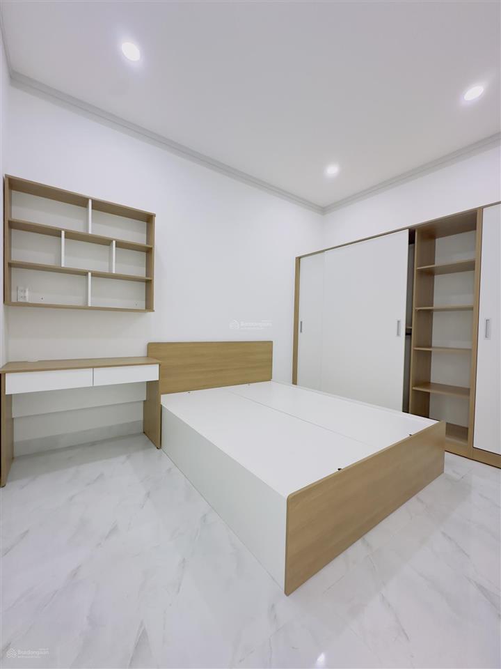 Nhà mặt tiền kinh doanh đối diện gigamall, 1 trệt 1 lầu 3pn, đường xe tải, giá chỉ 7,6 tỷ
