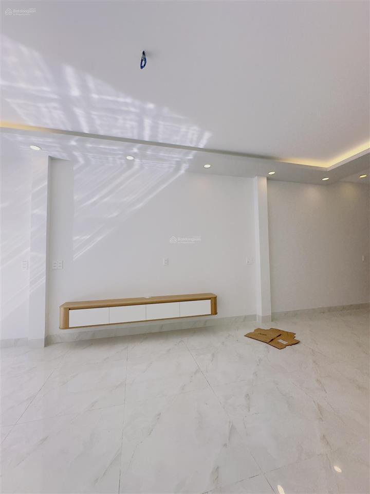 Nhà mặt tiền kinh doanh đối diện gigamall, 1 trệt 1 lầu 3pn, đường xe tải, giá chỉ 7,6 tỷ