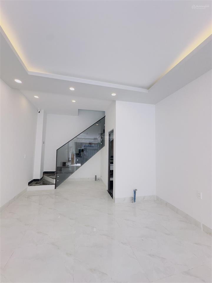Nhà mặt tiền kinh doanh đối diện gigamall, 1 trệt 1 lầu 3pn, đường xe tải, giá chỉ 7,6 tỷ