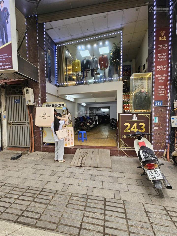 Cho thuê tầng lửng số 243 hoàng cầu, đống đa. dt 45m2 mt 5.5m, làm showroom giá 16tr/th