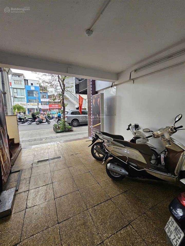 Cho thuê tầng lửng số 243 hoàng cầu, đống đa. dt 45m2 mt 5.5m, làm showroom giá 16tr/th