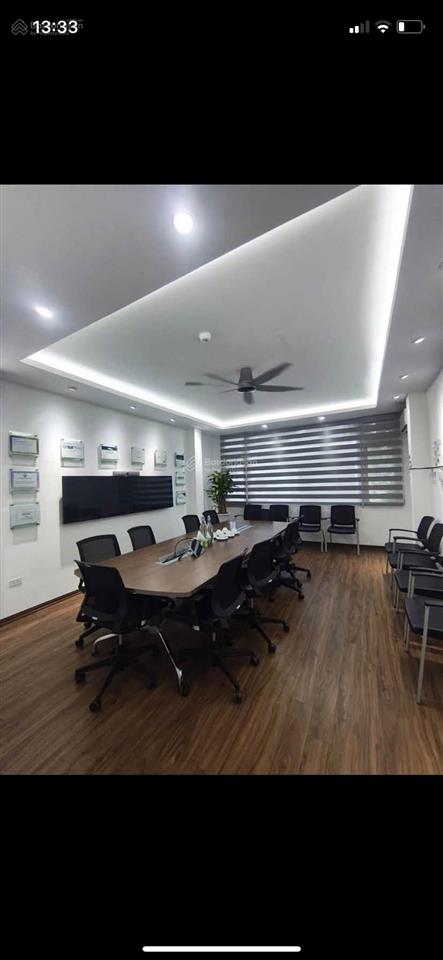Cho thuê văn phòng số 10 ngõ 81 linh lang, ba đình.diện tích 100m2 có hầm, sảnh tầng 1. giá 24tr/th