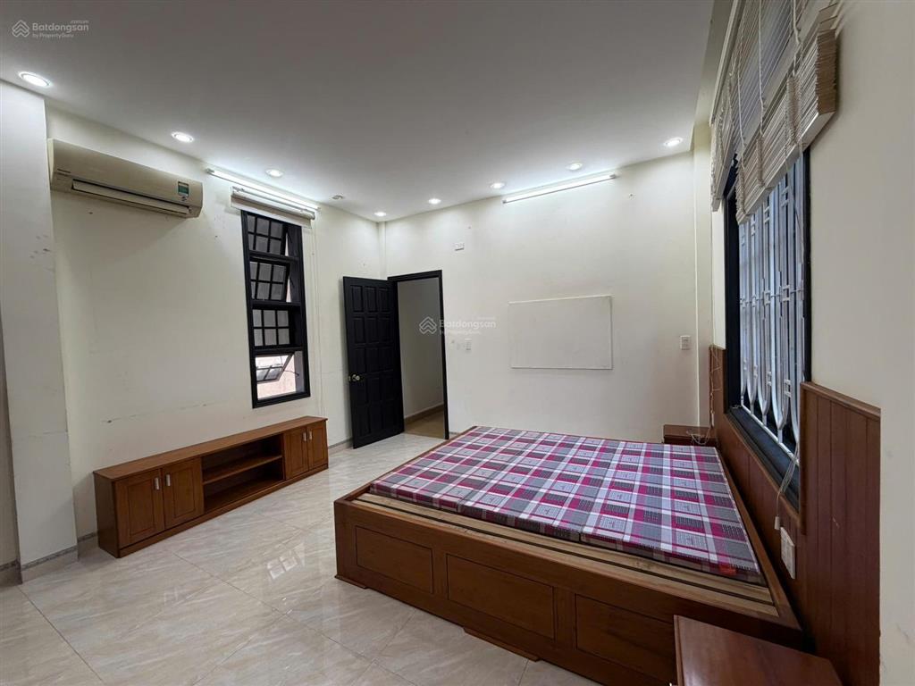 Cho thuê nhà 3 tầng mặt tiền bạch đằng thuận lợi vừa kinh doanh vừa ở