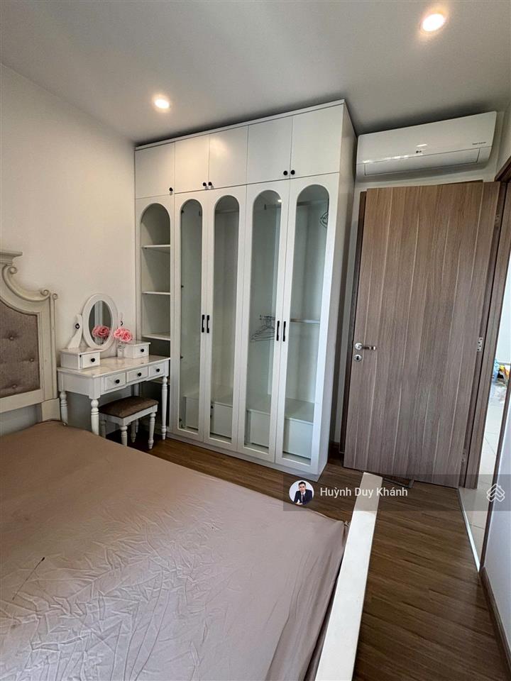Giá tốt cho thuê 2pn + góc 69m2 có sẳn nội thất vinhomes grand park 0778 973 ***