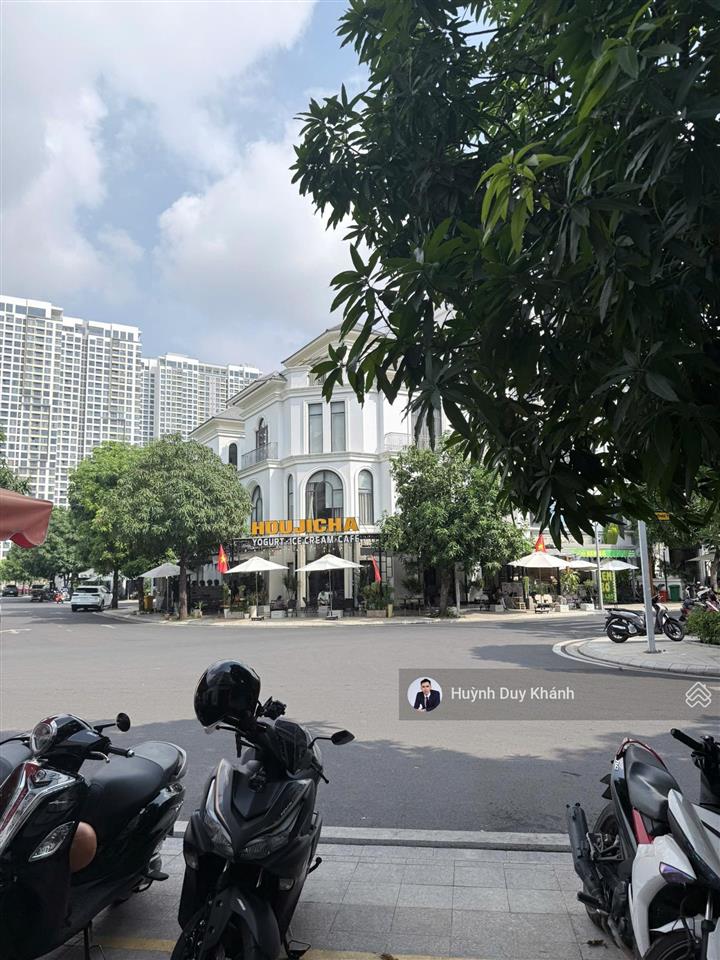 Cho thuê tầng trệt nhà phố đối diện công viên vinhomes grand park giá chỉ 12tr 0778 973 ***