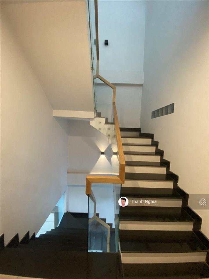 Bán gấp! nhà đẹp 3 tầng 4.7x13m 63m2 3pn, 4wc đường ô tô cách nguyễn duy trinh 100m chỉ 7.4 tỷ