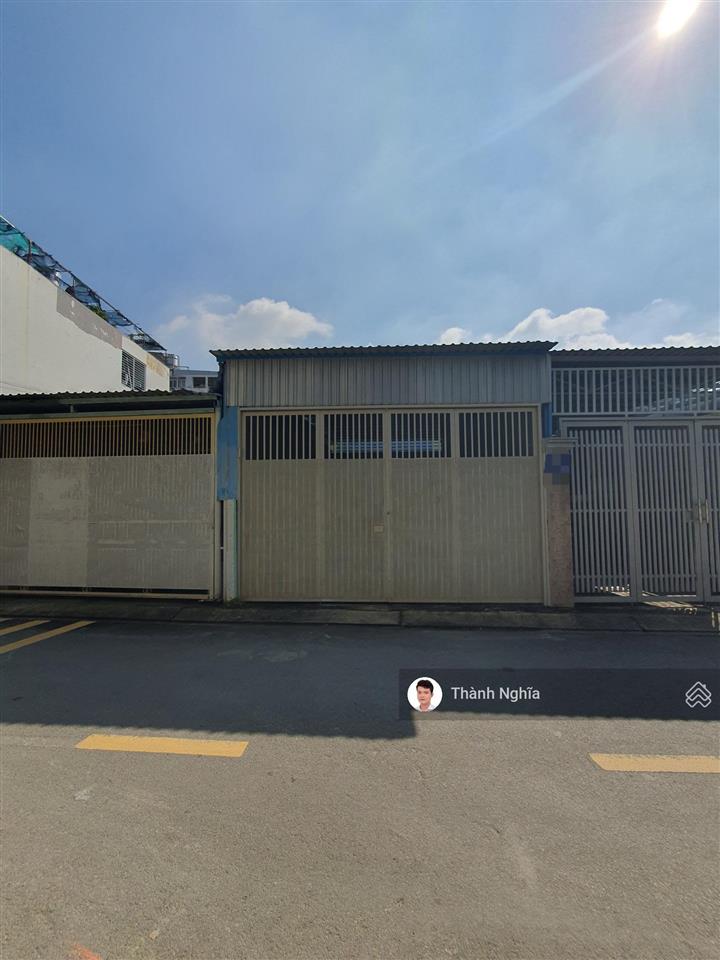 Cực hiếm! đất tặng nhà c4 4.6 x 32m 147m2, đường xe tải tránh đối diện ubnd thủ đức chỉ 11.x tỷ