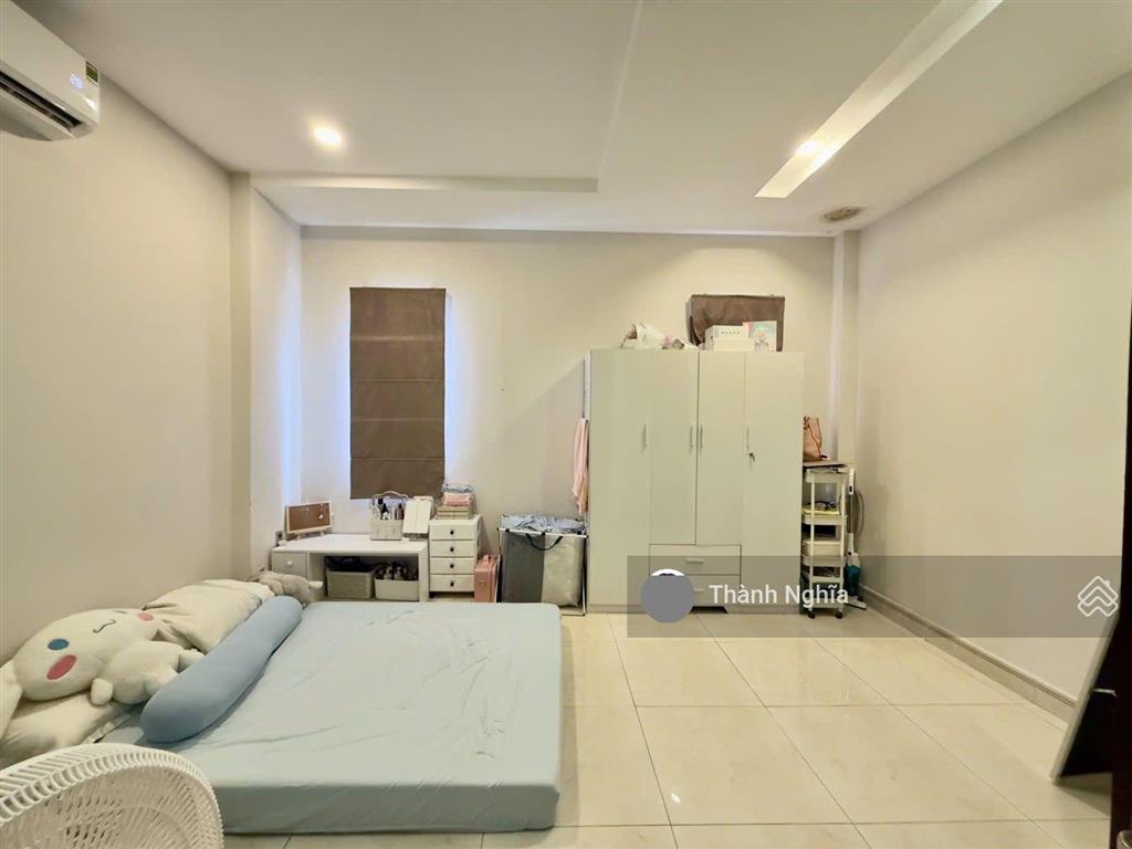 Nhà đẹp 4 tầng 4.5x12.6m cách nguyễn thị định 80m, ô tô đậu trong nhà chỉ 8. x tỷ