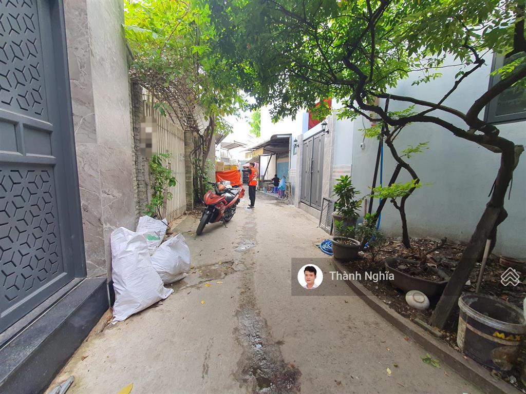 Chdv 4 tầng 72m2 10 phòng ngã 3 lê văn thịnh  nguyễn duy trinh chỉ 10.7 tỷ