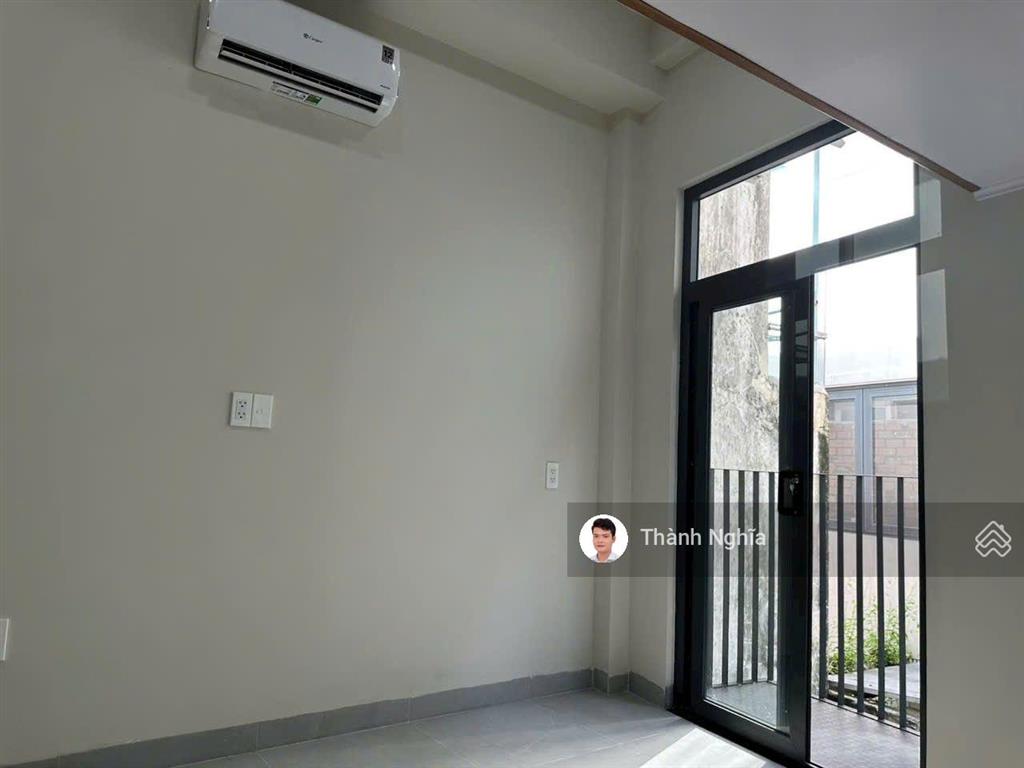 Chdv 4 tầng 72m2 10 phòng ngã 3 lê văn thịnh  nguyễn duy trinh chỉ 10.7 tỷ