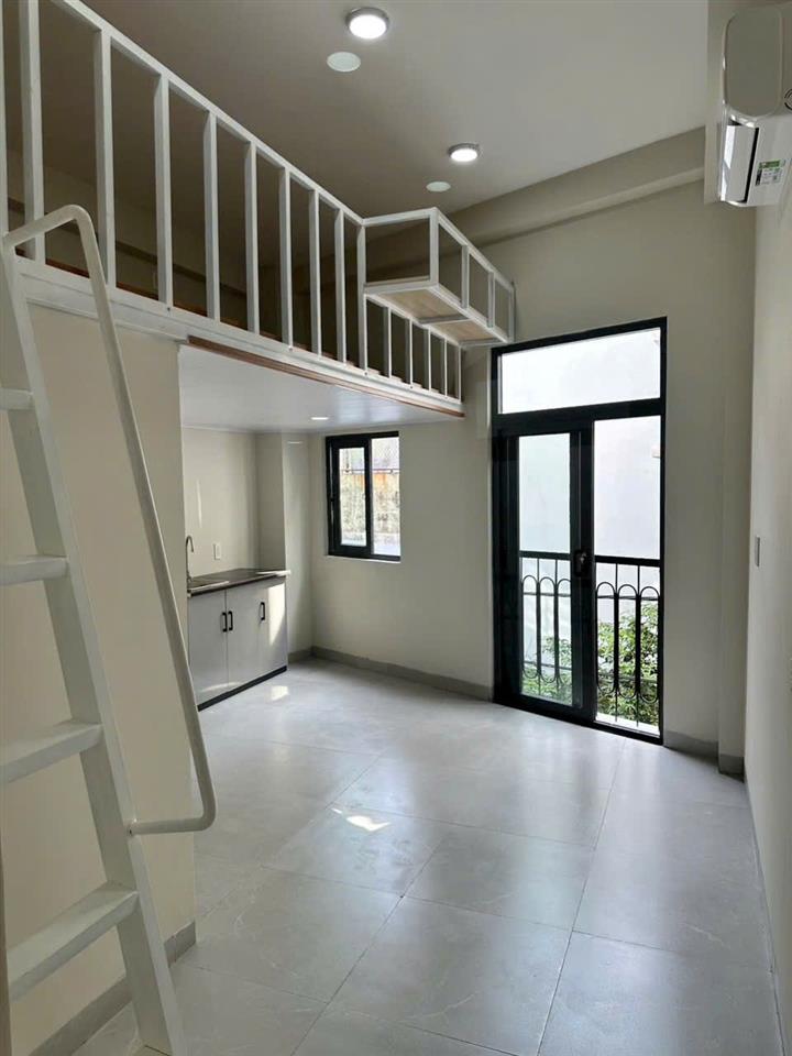 Chdv 4 tầng 72m2 10 phòng ngã 3 lê văn thịnh  nguyễn duy trinh chỉ 10.7 tỷ