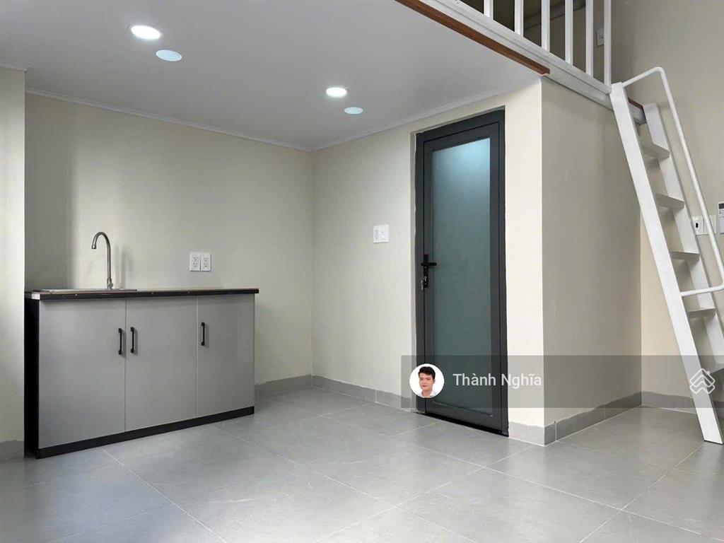 Chdv 4 tầng 72m2 10 phòng ngã 3 lê văn thịnh  nguyễn duy trinh chỉ 10.7 tỷ