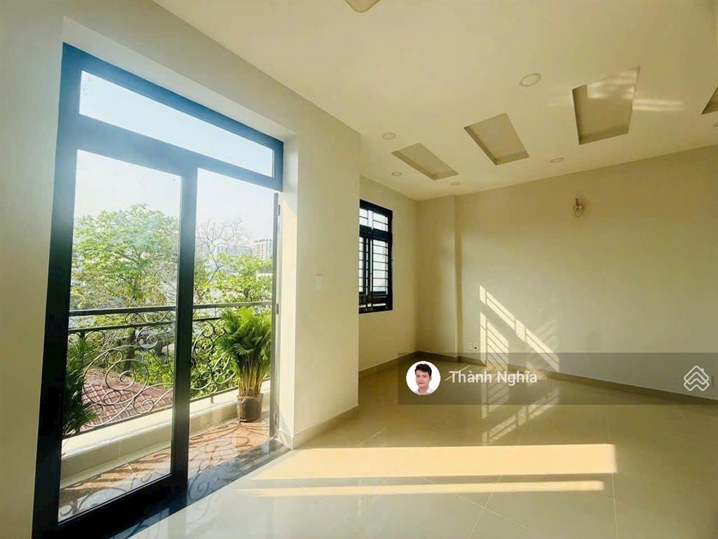 Gấp! bán nhà ngang 5.7m ô tô đến nhà! cách nguyễn duy trinh 50m, 4 tầng, 3pn, 3wc chỉ 8.x tỷ
