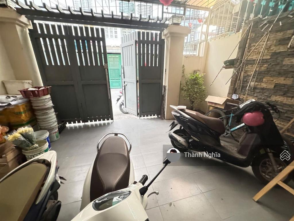 Nhà đẹp 5x23m 115m2  6pn, 6wc sân đậu ô tô, sát bv lê văn thịnh, không lộ giới, chỉ 14.7 tỷ