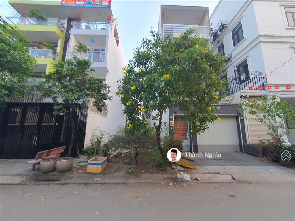 Đất hiếm! 5x22m 110m2, xây 4 tầng, đường 12m ô tô tránh nhau, sau lưng bv lê văn thịnh chỉ 11.x tỷ