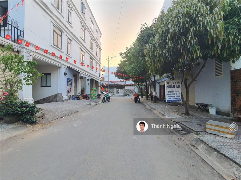 Đất hiếm! 5x22m 110m2, xây 4 tầng, đường 12m ô tô tránh nhau, sau lưng bv lê văn thịnh chỉ 11.x tỷ