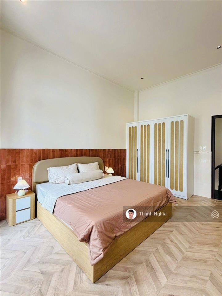 Nhà đẹp 2 tầng 78m2 2pn, 2wc, ô tô đậu trong nhà, đường thông cách nguyễn duy trinh 100m chỏ 9.x tỷ