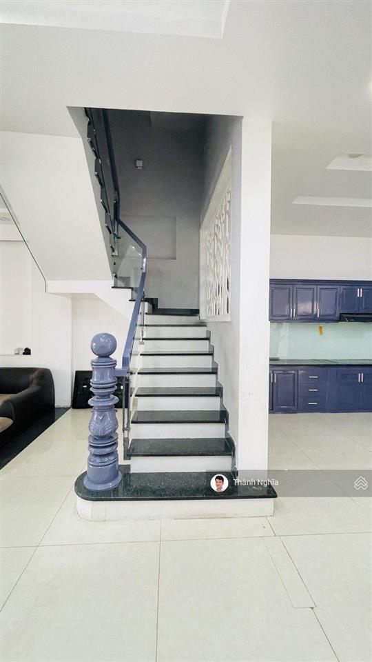Nhà đẹp ngang 6.59 x 20m, 127m2, xây 4 tầng, 5pn, đường xe tải tránh đối diện feliz en vista