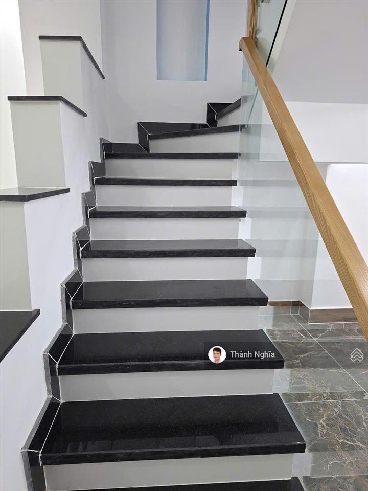 Nhà mới xây 3 tầng 65.6m2 (4x16.4m) 4pn, 3wc đường 7m, ô tô vào nhà sát bv lê văn thịnh chỉ 10.8 tỷ