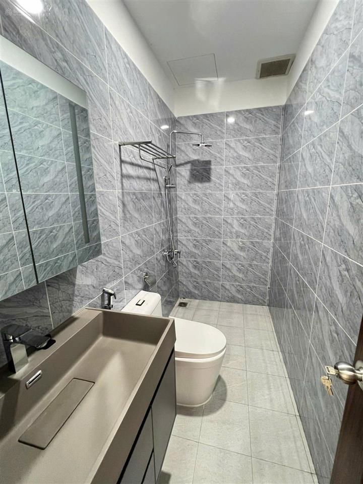 Tòa nhà 6 tầng thang máy đường lê văn sỹ. dt 5*20m. full nội thất cao cấp. giá bán 26.5 tỷ