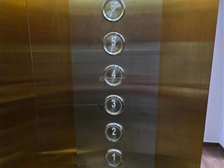 Tòa nhà 6 tầng thang máy đường lê văn sỹ. dt 5*20m. full nội thất cao cấp. giá bán 26.5 tỷ