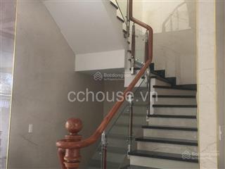 Tòa nhà mặt tiền 9 tầng  thang máy  ngay nguyễn văn trỗi. dt 6*20m. giá 39 tỷ