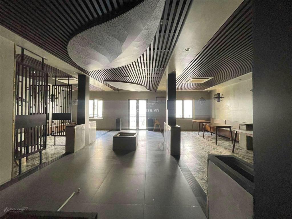 Building vp hầm  7 tầng sư vạn hạnh. dt 11m*20m. dts 1.200m2. giá 69.8 tỷ