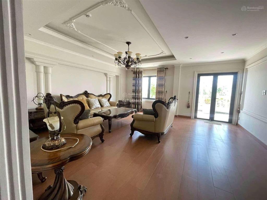 Building vp hầm  7 tầng sư vạn hạnh. dt 11m*20m. dts 1.200m2. giá 69.8 tỷ