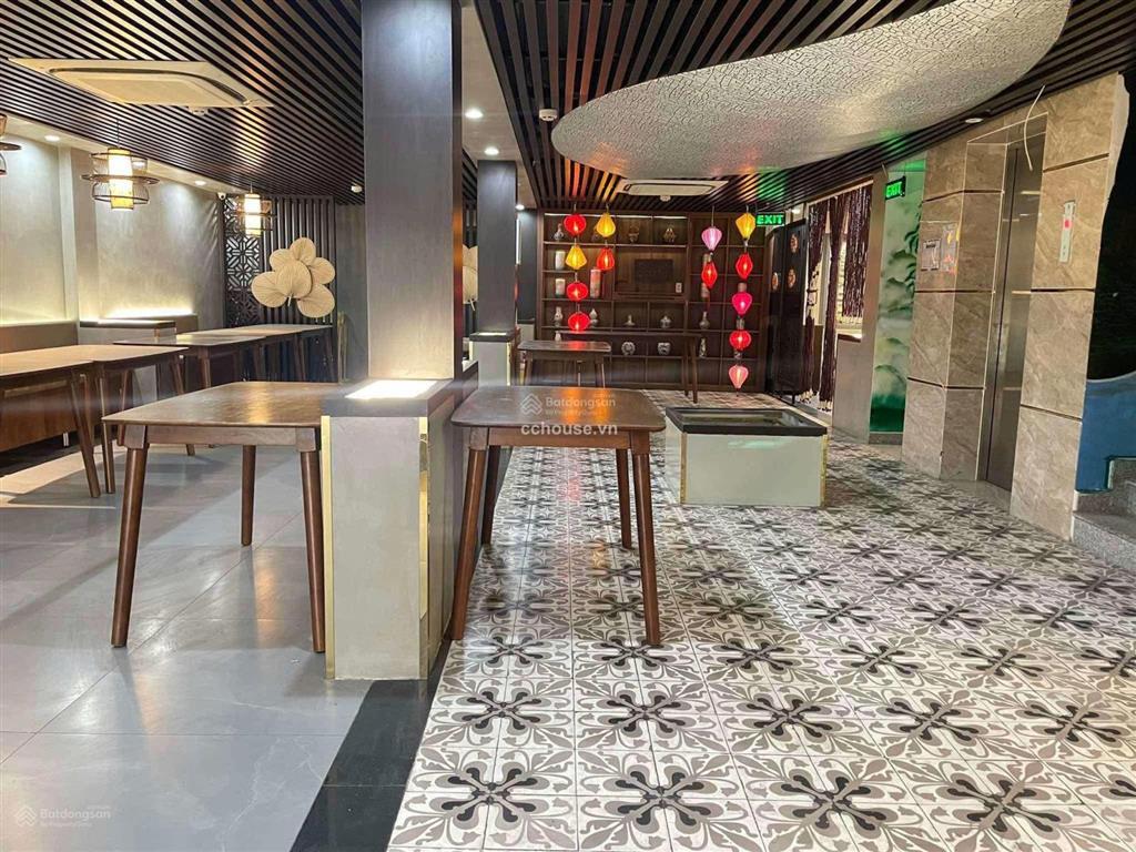 Building vp hầm  7 tầng sư vạn hạnh. dt 11m*20m. dts 1.200m2. giá 69.8 tỷ