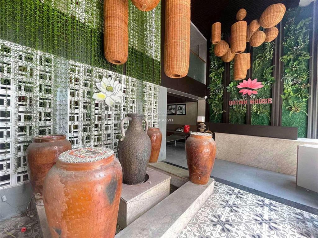 Building vp hầm  7 tầng sư vạn hạnh. dt 11m*20m. dts 1.200m2. giá 69.8 tỷ