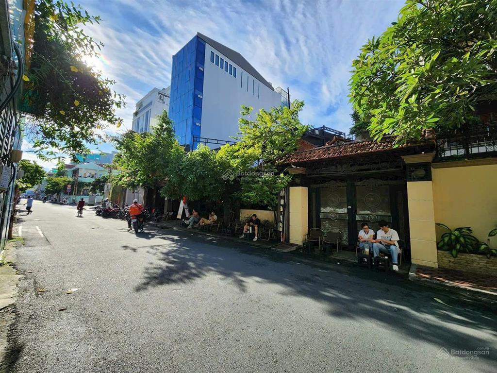 Nhà riêng phong cách biệt thự khu vip lê văn sỹ  1 trệt 3 lầu. dt 9*22m = 200m². giá bán 37.9 tỷ