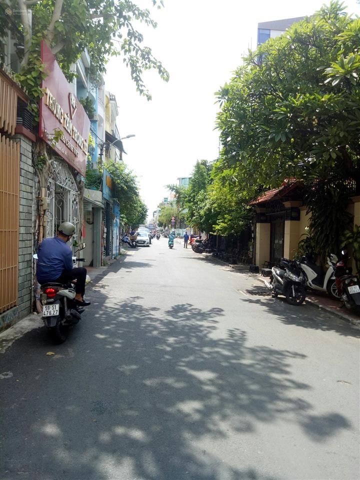 Nhà riêng phong cách biệt thự khu vip lê văn sỹ  1 trệt 3 lầu. dt 9*22m = 200m². giá bán 37.9 tỷ